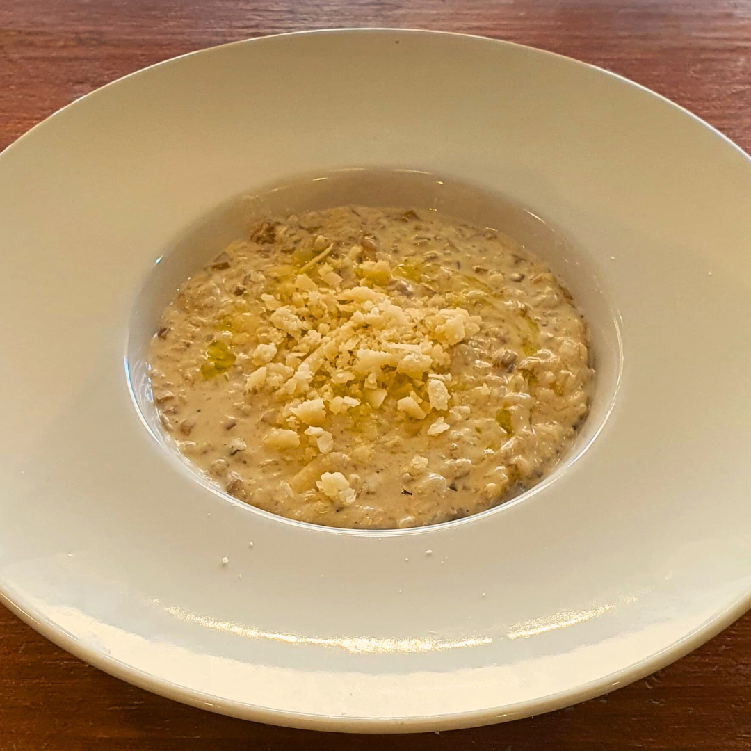 Risotto de boletus con trufa blanca y foie
