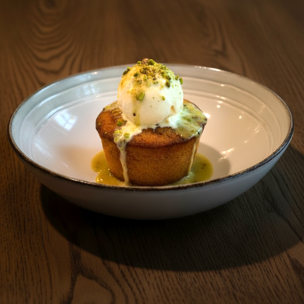 Coulant de chocolate blanco y pistachos